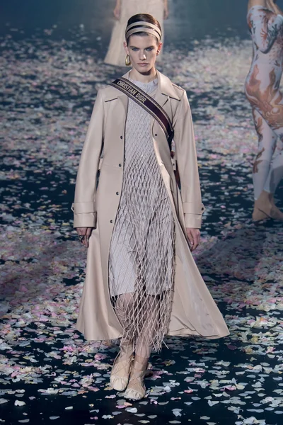 Look 63